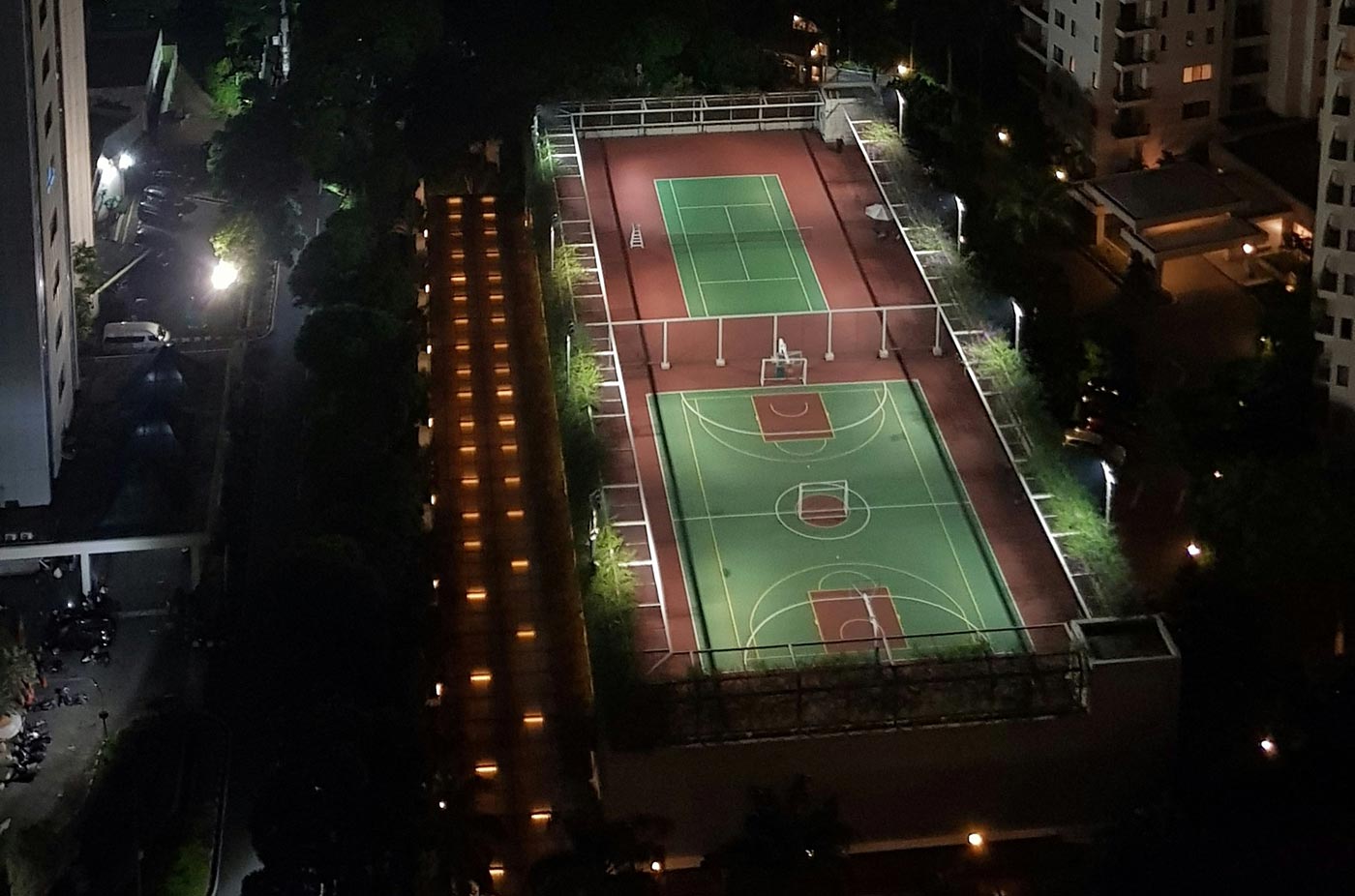 tennis-court-atnight-with-led-lighting
